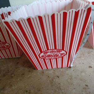 4 popcorn plastic reusable boxes for party